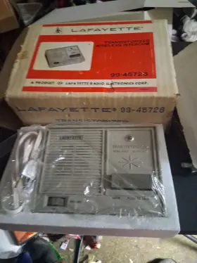 99-45726 LAFAYETTE Transistorized Wireless Intercom