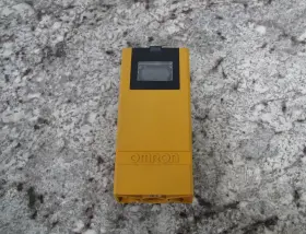 E3K-R10K4 OMRON Automatic Gate Photoelectric Switch